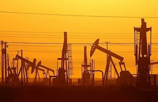 Giá dầu có thể biến động giằng co chờ đợi thêm thông tin cơ bản