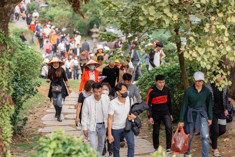 Các địa điểm du lịch tâm linh thu hút du khách dịp đầu năm tại Hà Nam