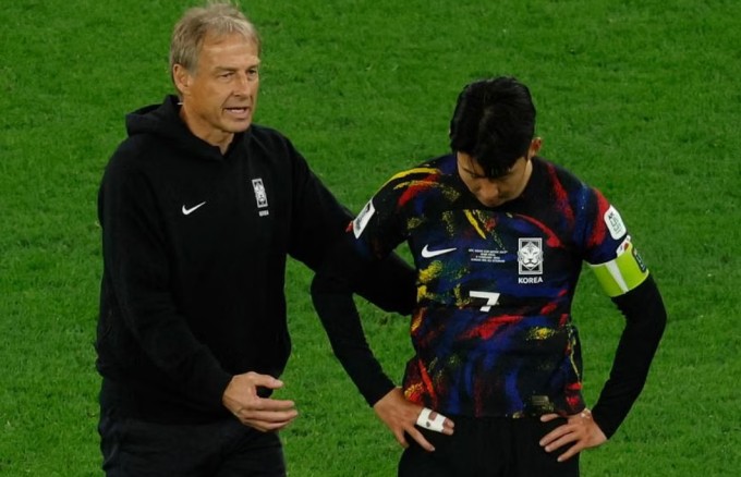 Tuyển Hàn Quốc sa thải huấn luyện viên Klinsmann