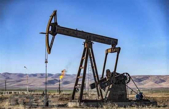 Giá dầu suy yếu sau khi EIA nâng dự báo sản lượng của Mỹ