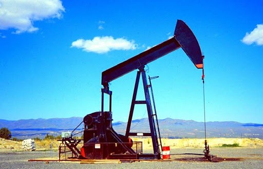 Áp lực tồn kho Mỹ gia tăng kéo giá dầu giảm nhẹ