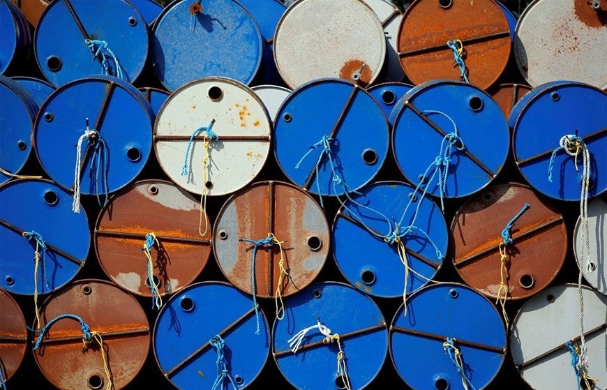 Giá dầu bất ngờ quay đầu giảm