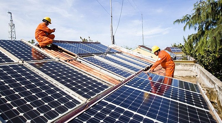 Giáo sư Trần Đình Long nói gì về điện mặt trời mái nhà, điện hạt nhân?