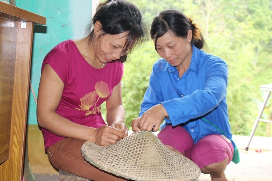 Quảng Ninh: Khôi phục và phát triển nghề làm nón của dân tộc Dao