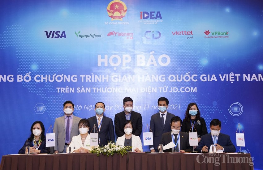 Lễ ký kết hợp tác giữa Cục Thương mại điện tử và Kinh tế số với các đối tác tham gia “Gian hàng quốc gia Việt Nam trên sàn thương mại điện tử JD.com”.