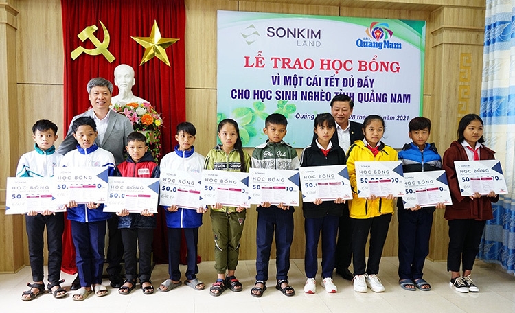 SonKim Land trao học bổng cho học sinh nghèo tỉnh Quảng Nam