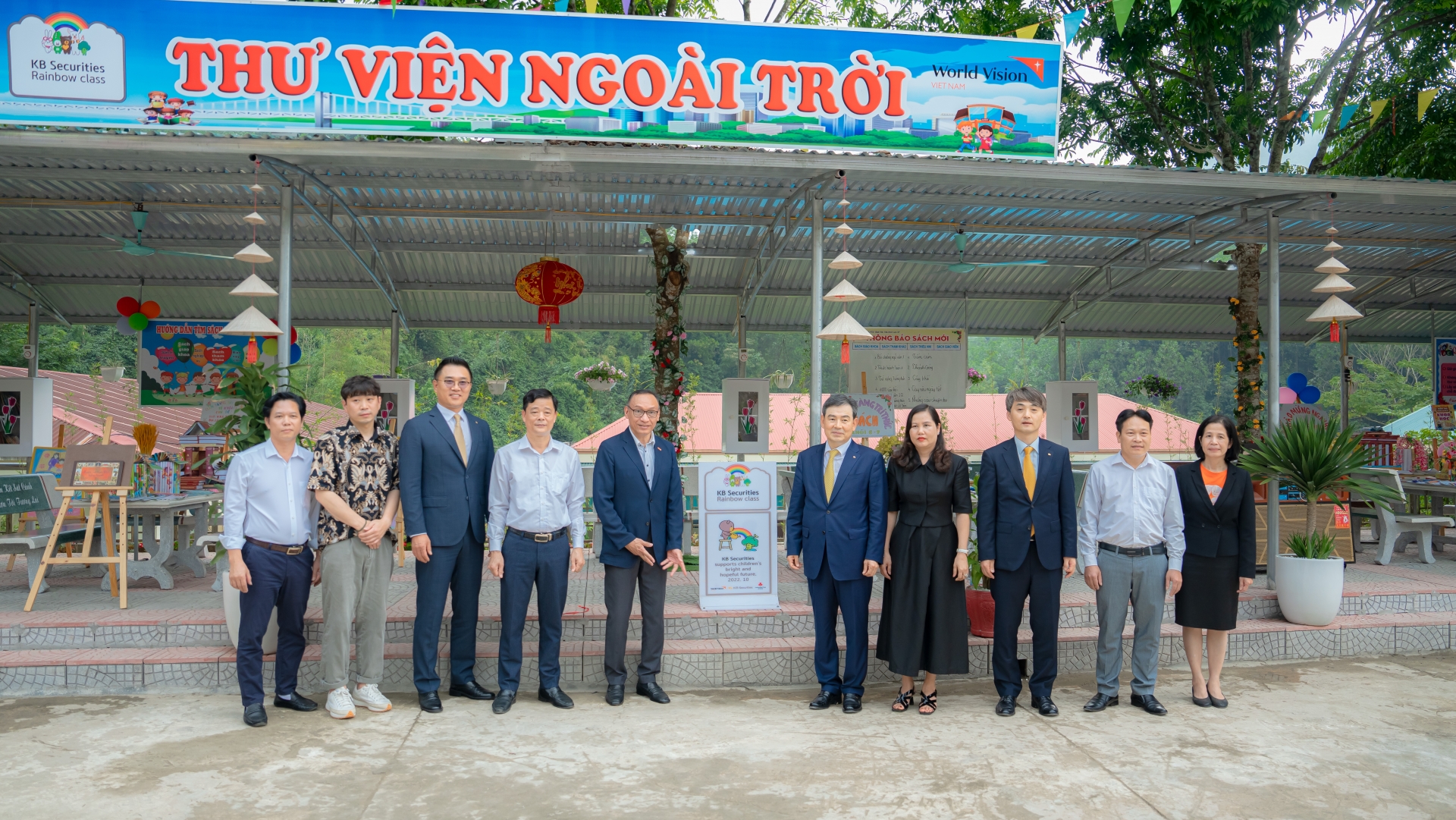 Chứng khoán KB hỗ trợ mạnh mẽ cho học tập của trẻ em vùng núi tại Việt Nam