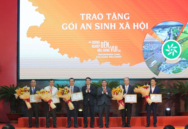Tổng công ty Khí Việt Nam tiếp tục chương trình xây dựng trường học tại Hậu Giang