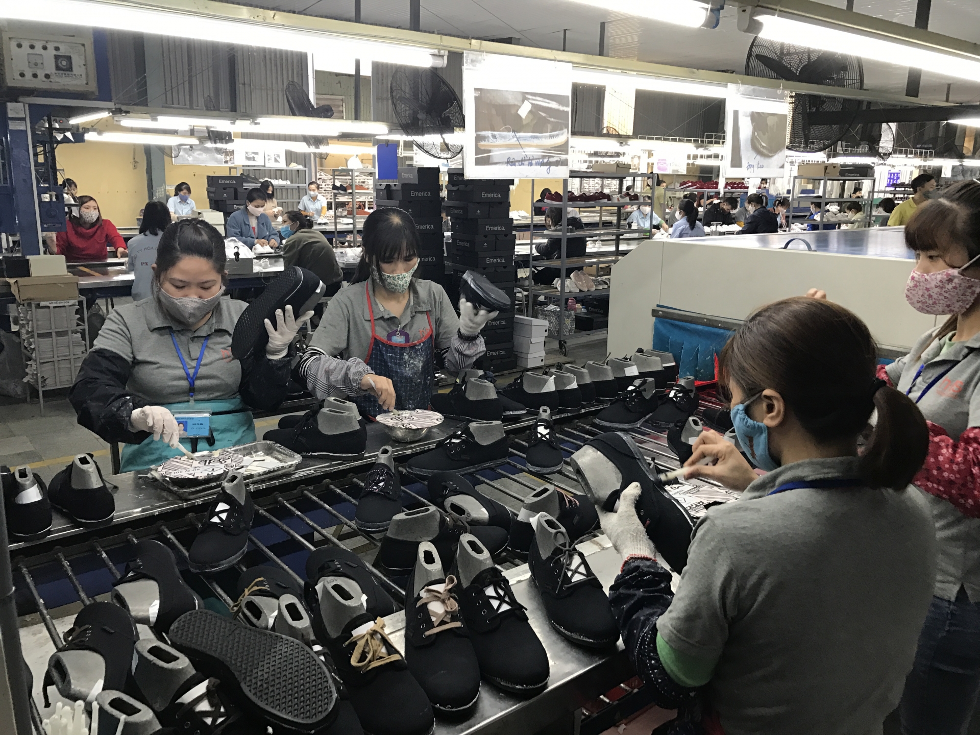 Doanh nghiệp da giày lo lắng vì đơn hàng sụt giảm