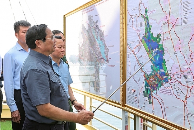 Thủ tướng nêu ra một số cách tiếp cận để tỉnh phối hợp với các bộ, ngành, địa phương xung quanh nghiên cứu khai thác hiệu quả Hồ Thác Bà